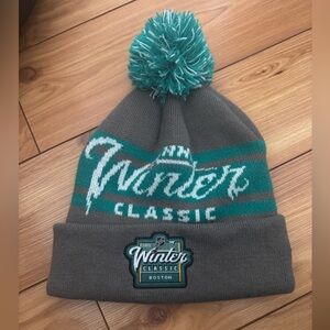 2023 NHL Winter Classic Fanatics Cuffed Knit Hat with Pom - Heather Gray Boston